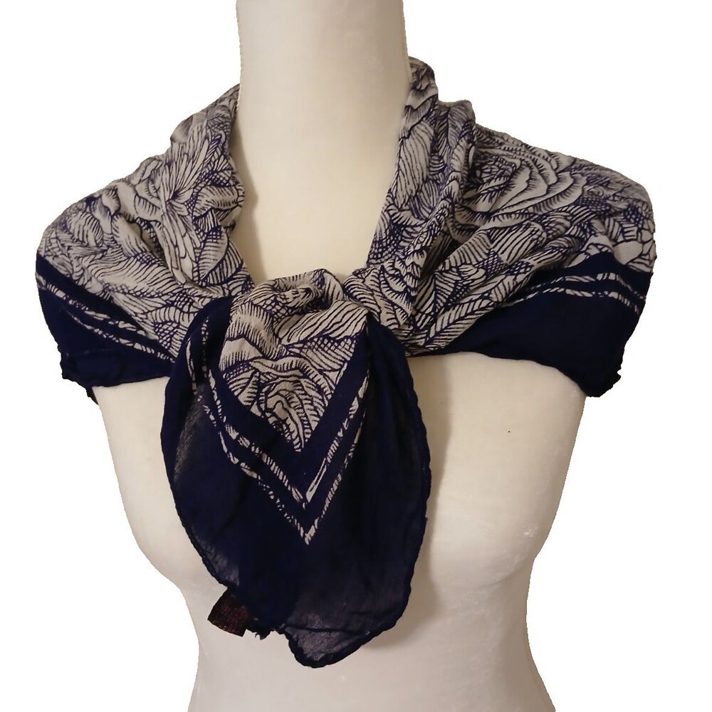 Vintage 1970's Liz Sinclair Rayon 32" Square Navy and White Floral Scarf India